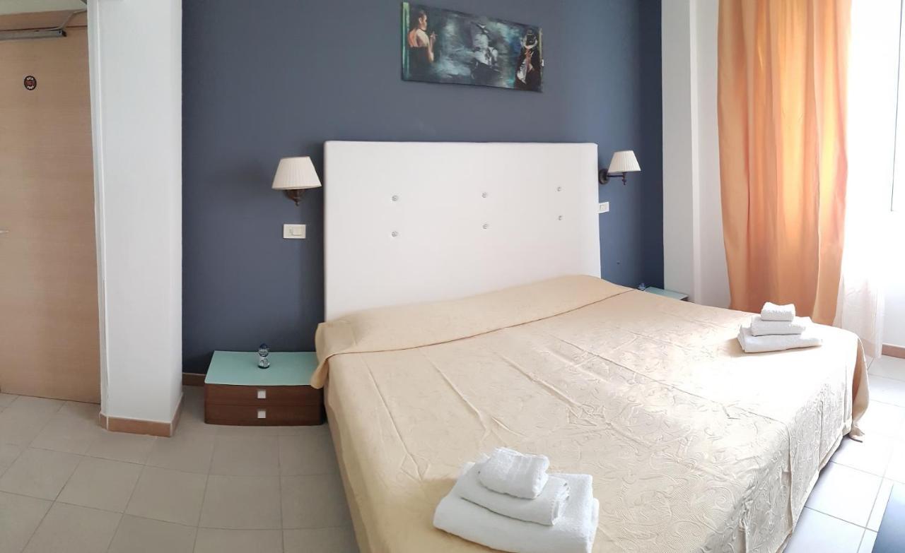 Hotel New Happy Rimini Luaran gambar