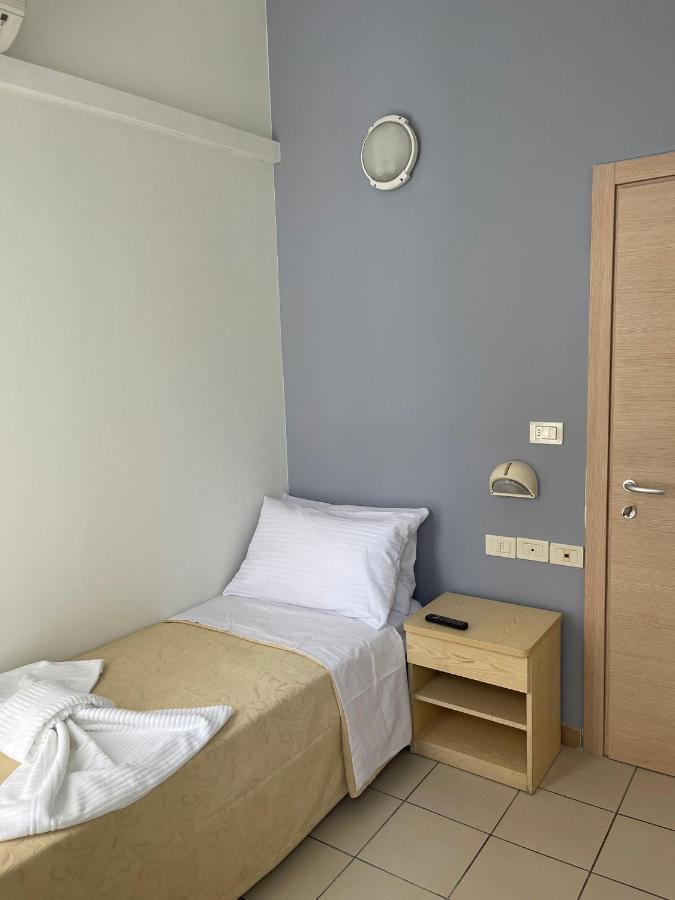 Hotel New Happy Rimini Luaran gambar
