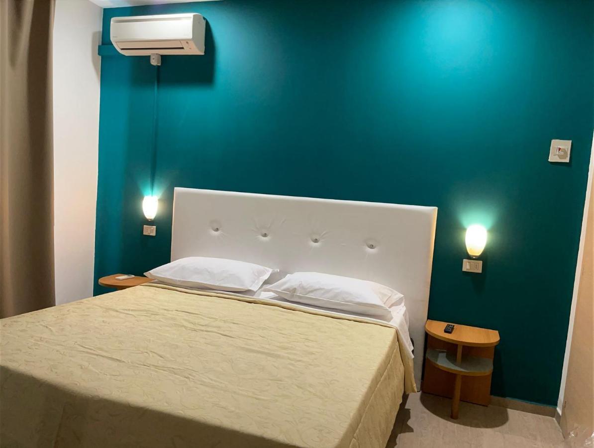 Hotel New Happy Rimini Bilik gambar